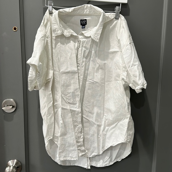 Button up striped Gap top - Picture 1 of 4